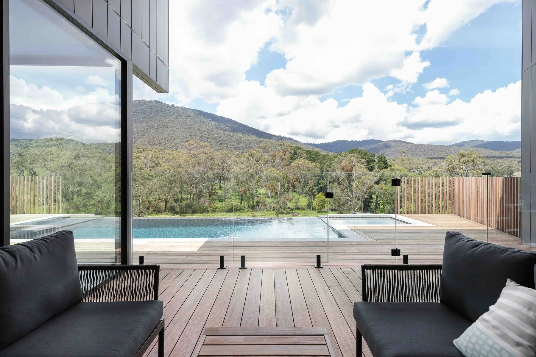 Kilsyth infinity edge concrete pool by Fine Art Pools