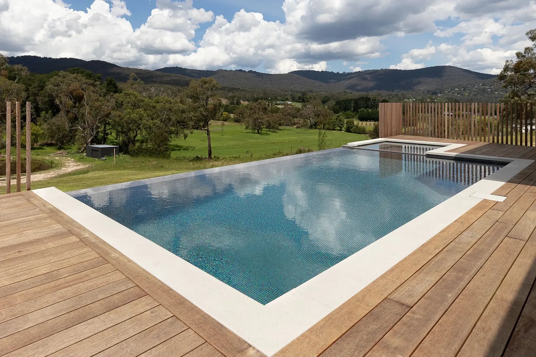 Kilsyth infinity edge concrete pool by Fine Art Pools
