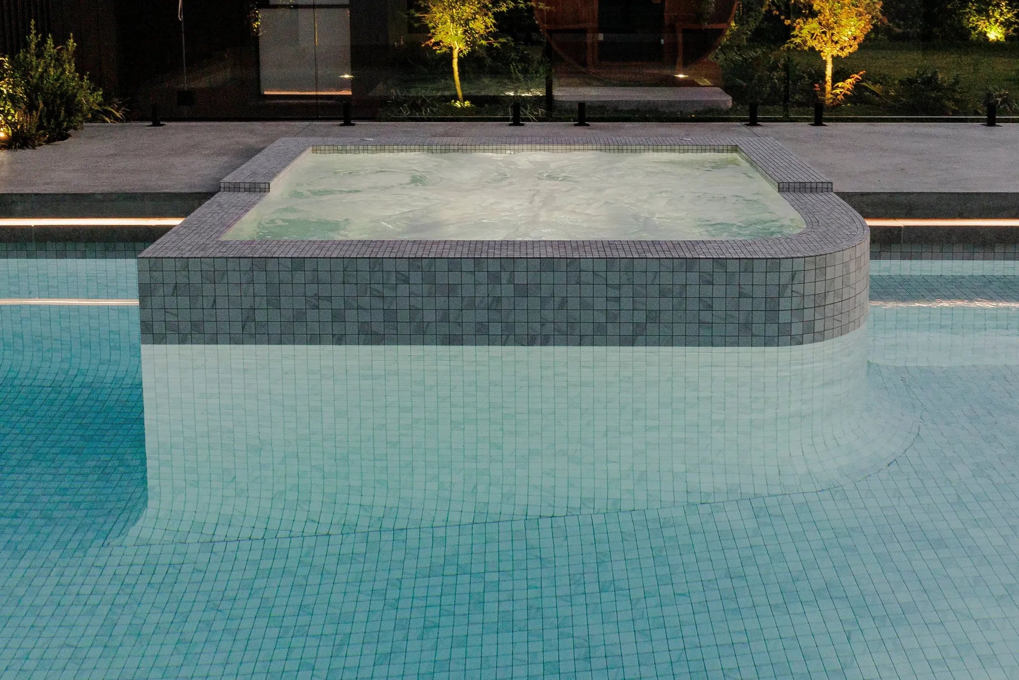 Pascoe Vale curved concrete pool