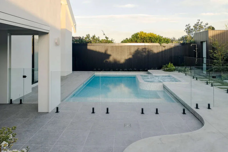 Pascoe Vale curved concrete pool and raised spa by Fine Art Pools